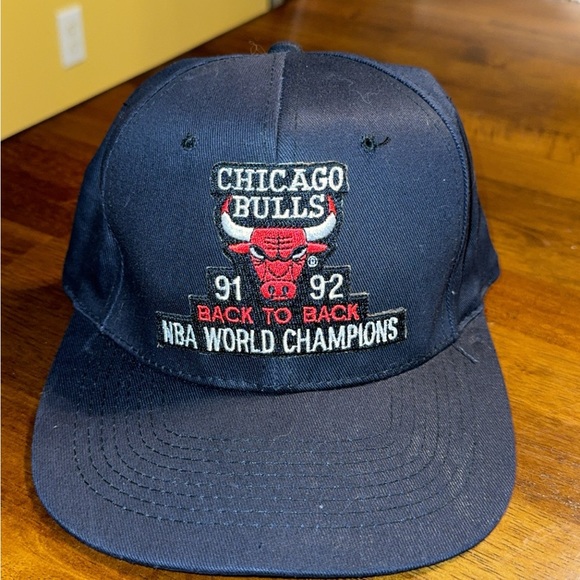 Vintage 90s Chicago Bulls Snapback Hat - Picture 1 of 8